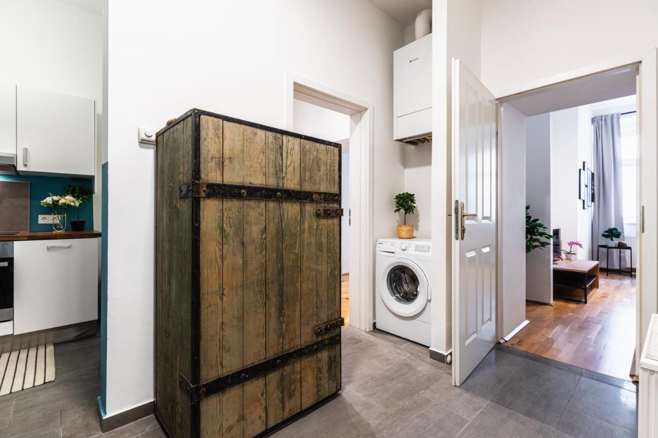 Stylish Designed Apartment In A Calm District Вена Экстерьер фото
