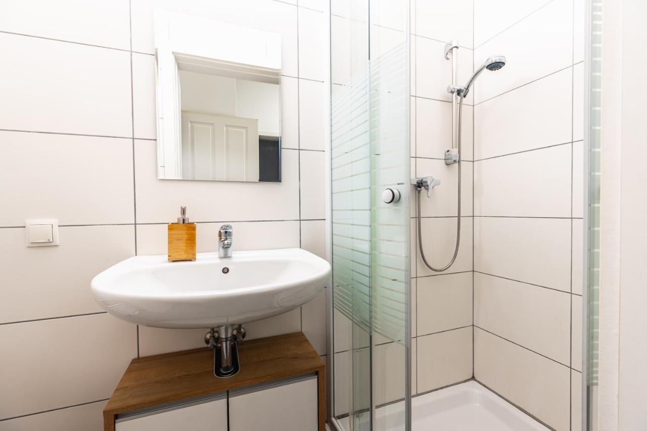 Stylish Designed Apartment In A Calm District Вена Экстерьер фото